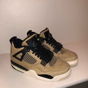Air Jordan 4 Retro Fossil